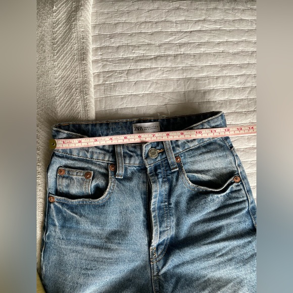 Zara Straight Leg Crop Jeans Frayed Hem size 0 - Picture 4 of 6